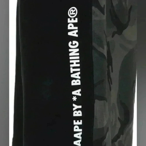 AAPE Camo Panel Logo Printed Sweat Shorts - Picture 4 of 7